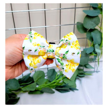 Load image into Gallery viewer, Honey Bee Bow Tie