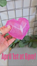 Load and play video in Gallery viewer, Glitter Heart Ball - Baby Pink