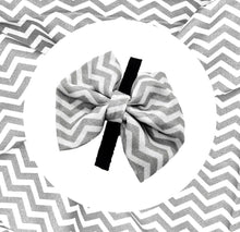 Load image into Gallery viewer, Zig Zag Bow Ties