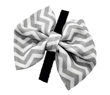 Load image into Gallery viewer, Zig Zag Bow Ties