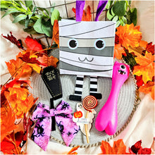 Load image into Gallery viewer, Trick For A Treato Mummy Loot Hamper

